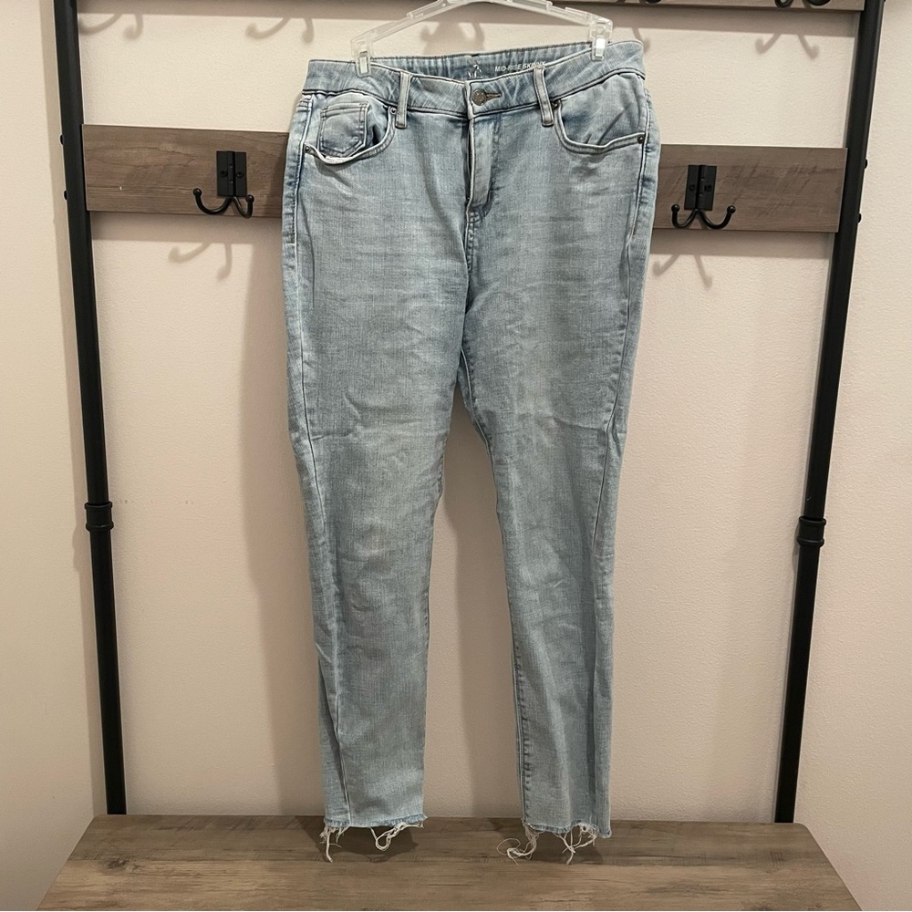 NY&Co Skinny jeans that sit right above the ankles